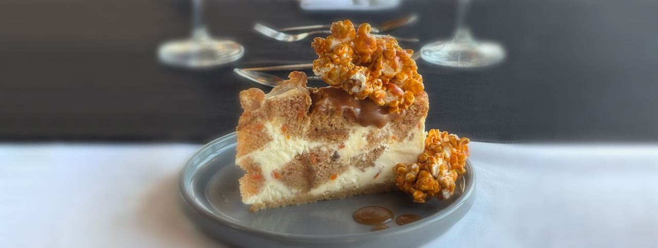 Gâteau au fromage, carotte et caramel au menu du restaurant L'Émulsion